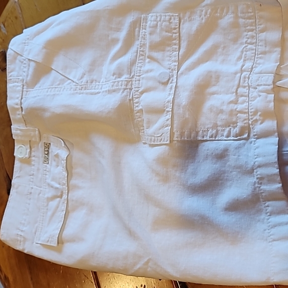 Adorable Ivory Cargo Shorts (NWOT) - Picture 2 of 10
